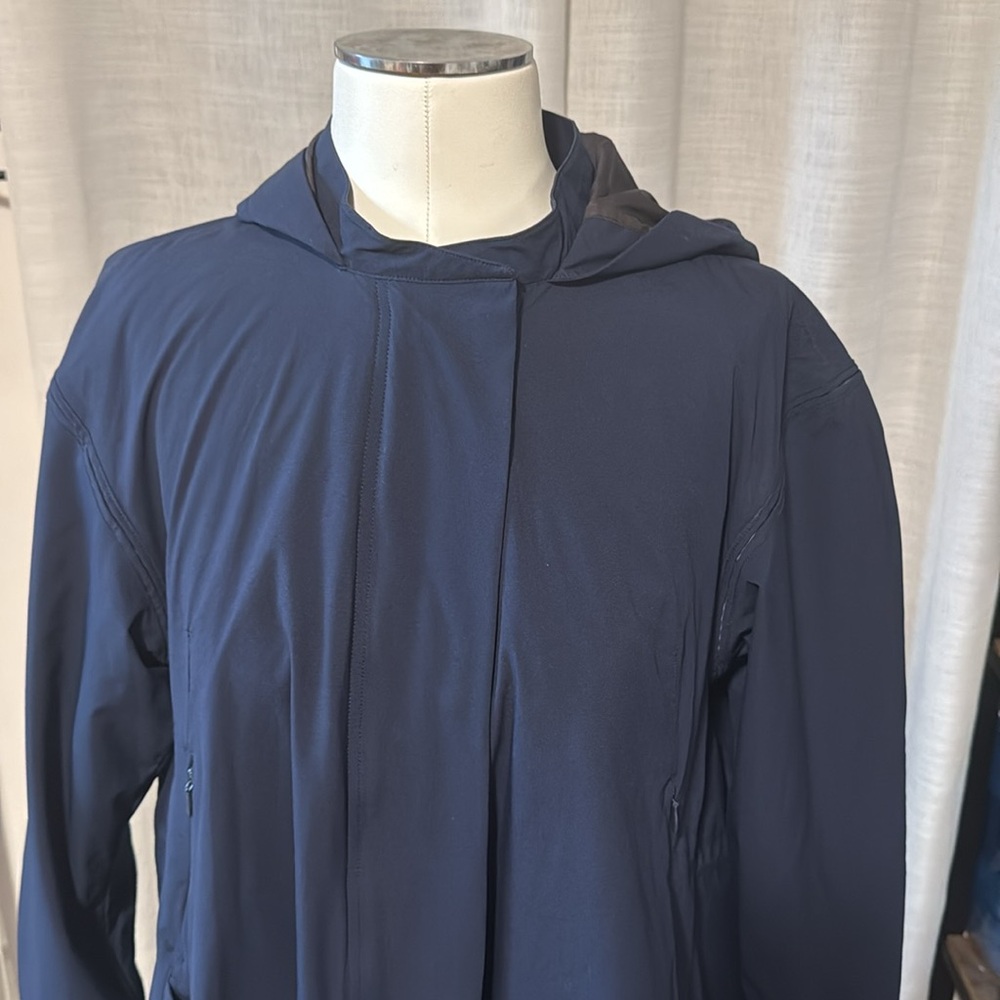 Lululemon Navy Blue rain jacket mid length size 6 - Picture 2 of 15